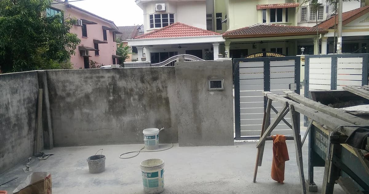 Foto pembangunan atau renovasi rumah sebagai ilustrasi visual