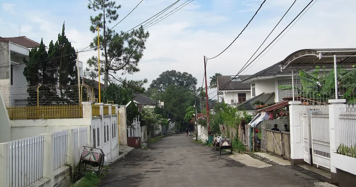 Foto rumah sebagai ilustrasi visual; bukan lokasi proyek Inproland