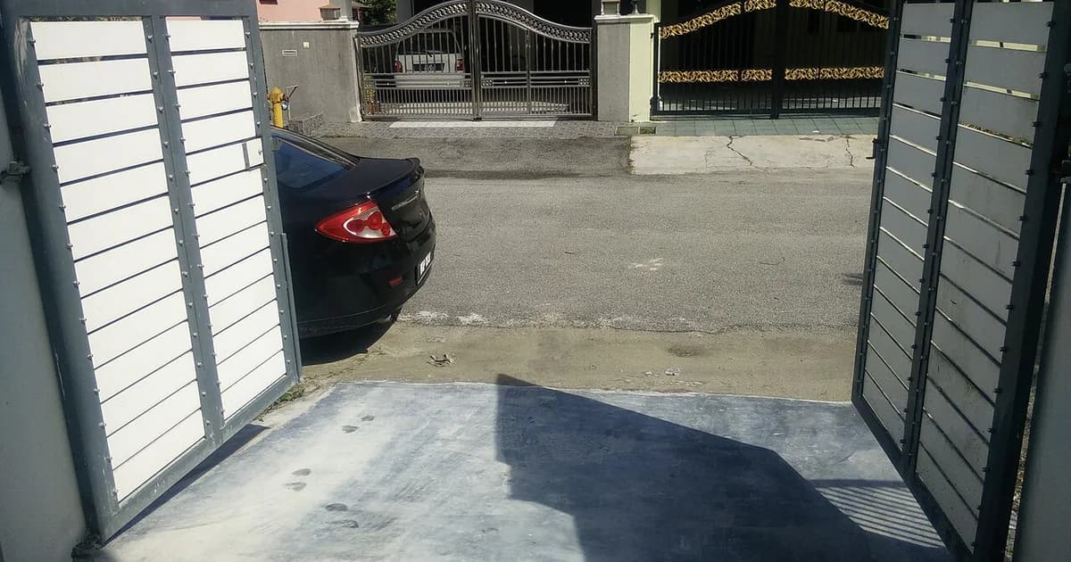 Foto pembangunan atau renovasi rumah sebagai ilustrasi visual