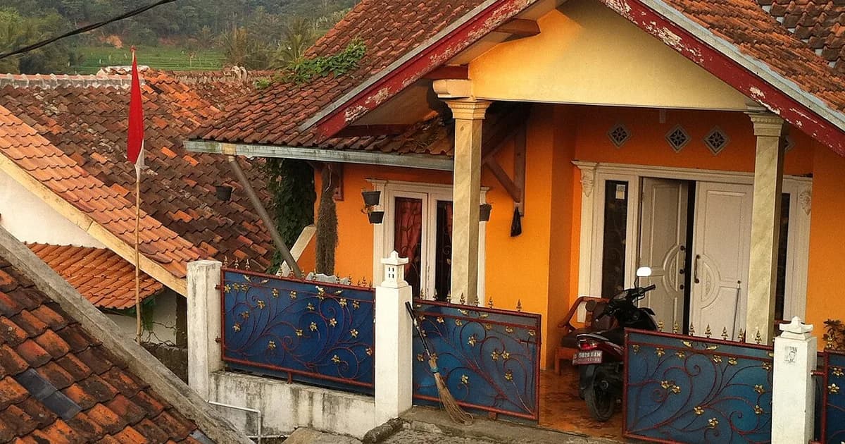 Foto rumah sebagai ilustrasi visual; bukan lokasi proyek Inproland