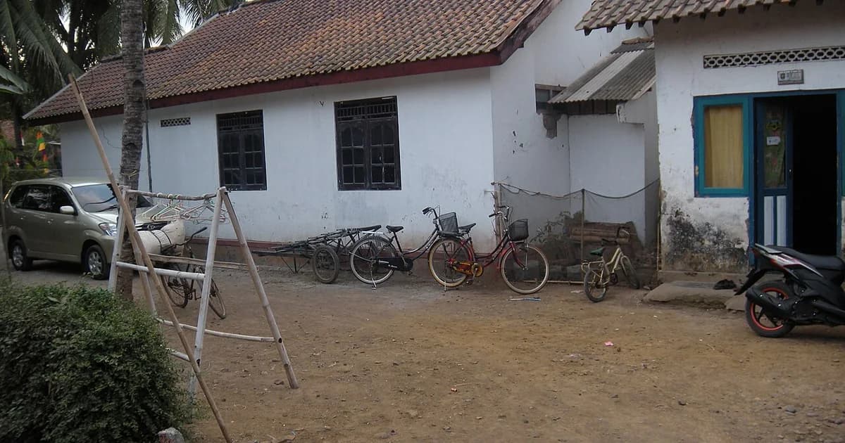 Foto rumah sebagai ilustrasi visual; bukan lokasi proyek Inproland
