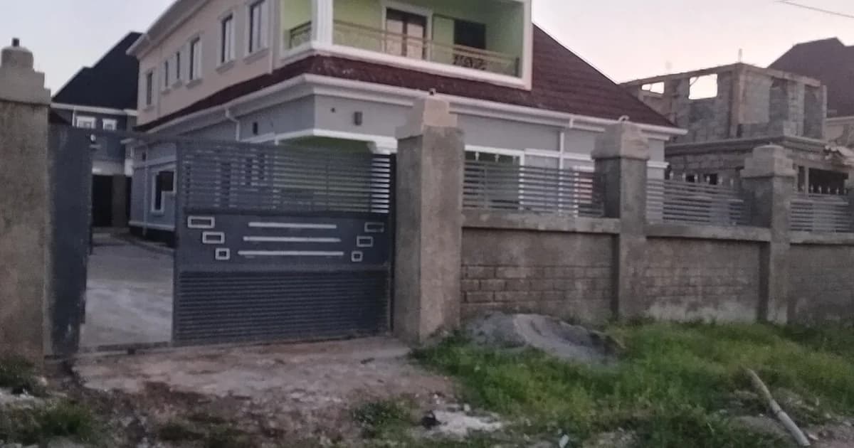 Foto rumah sebagai ilustrasi visual; bukan lokasi proyek Inproland