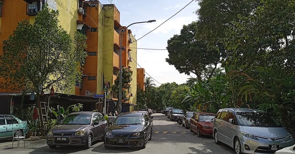 Foto rumah sebagai ilustrasi visual; bukan lokasi proyek Inproland