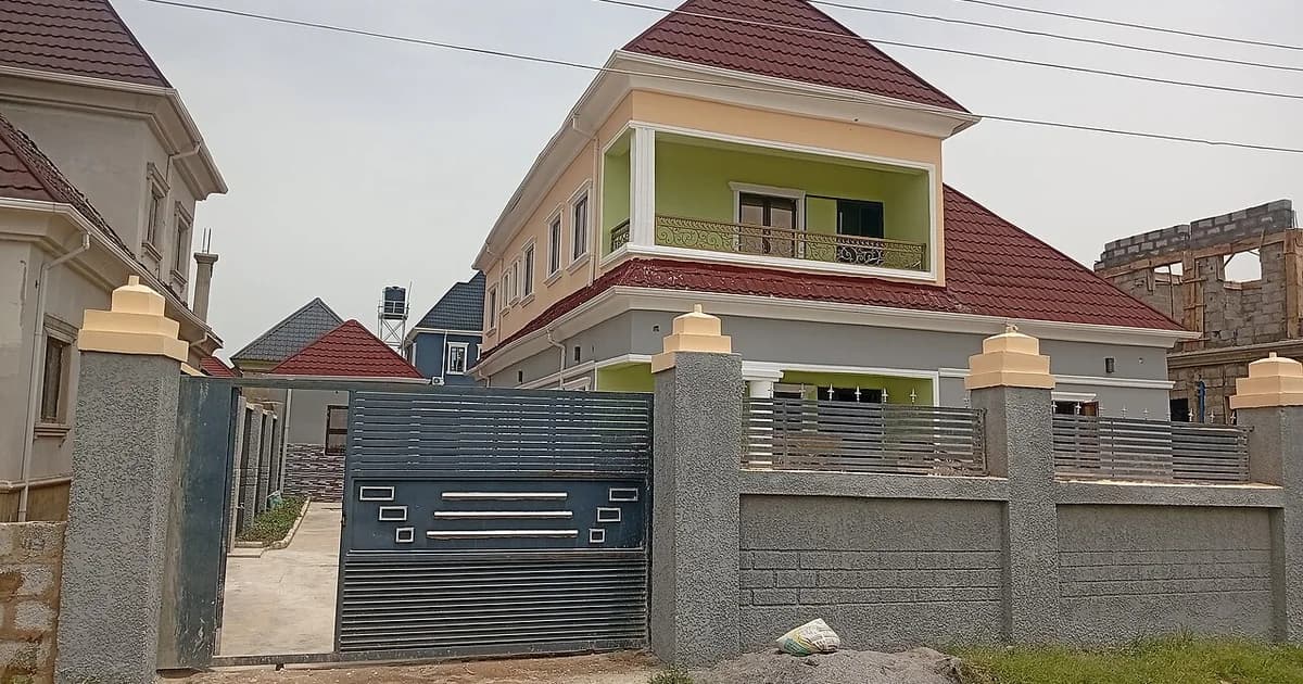 Foto rumah sebagai ilustrasi visual; bukan lokasi proyek Inproland