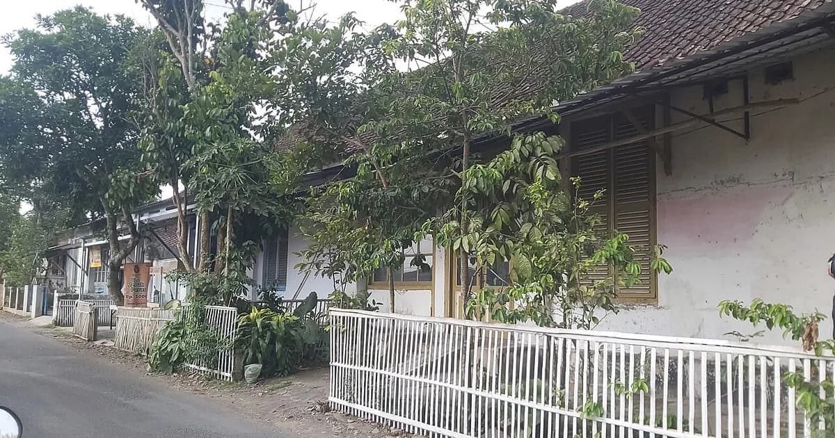 Foto rumah sebagai ilustrasi visual; bukan lokasi proyek Inproland